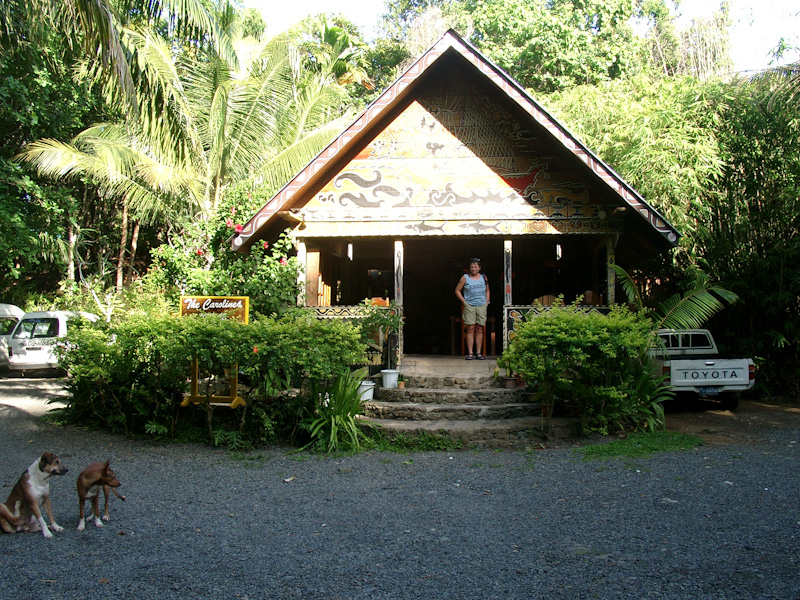 001.jpg - The Carolines - Reception